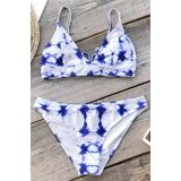 Cupshe Blue Crush Tie Dye Bikini Set Swimwear Cheeky Lace Up Back Sz L - Picture 4 of 8